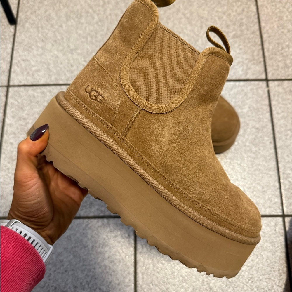 NEW! UGG Neumel Platform Chelsea Boot - Chestnut